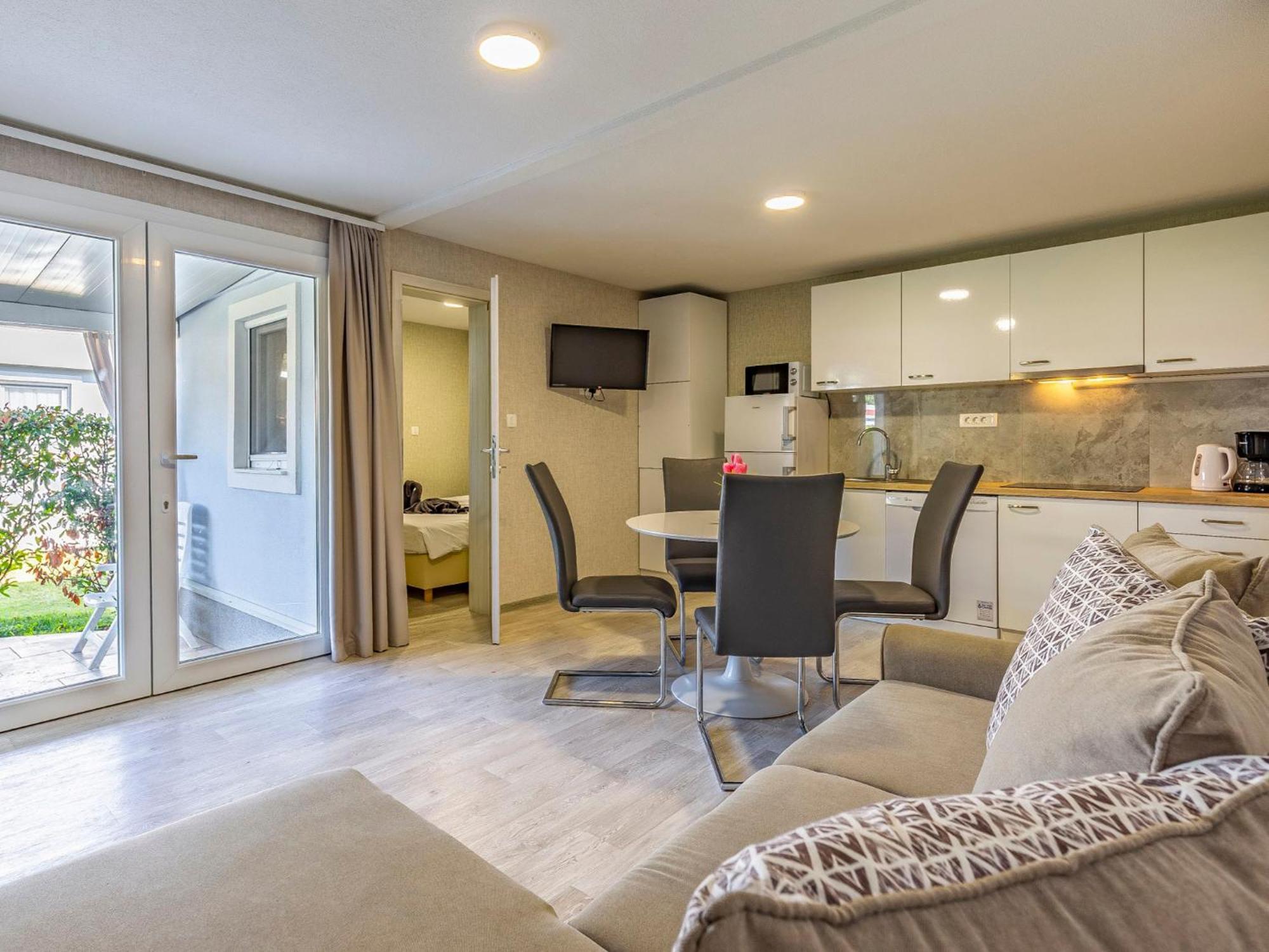 Superior-5 By Interhome Pula