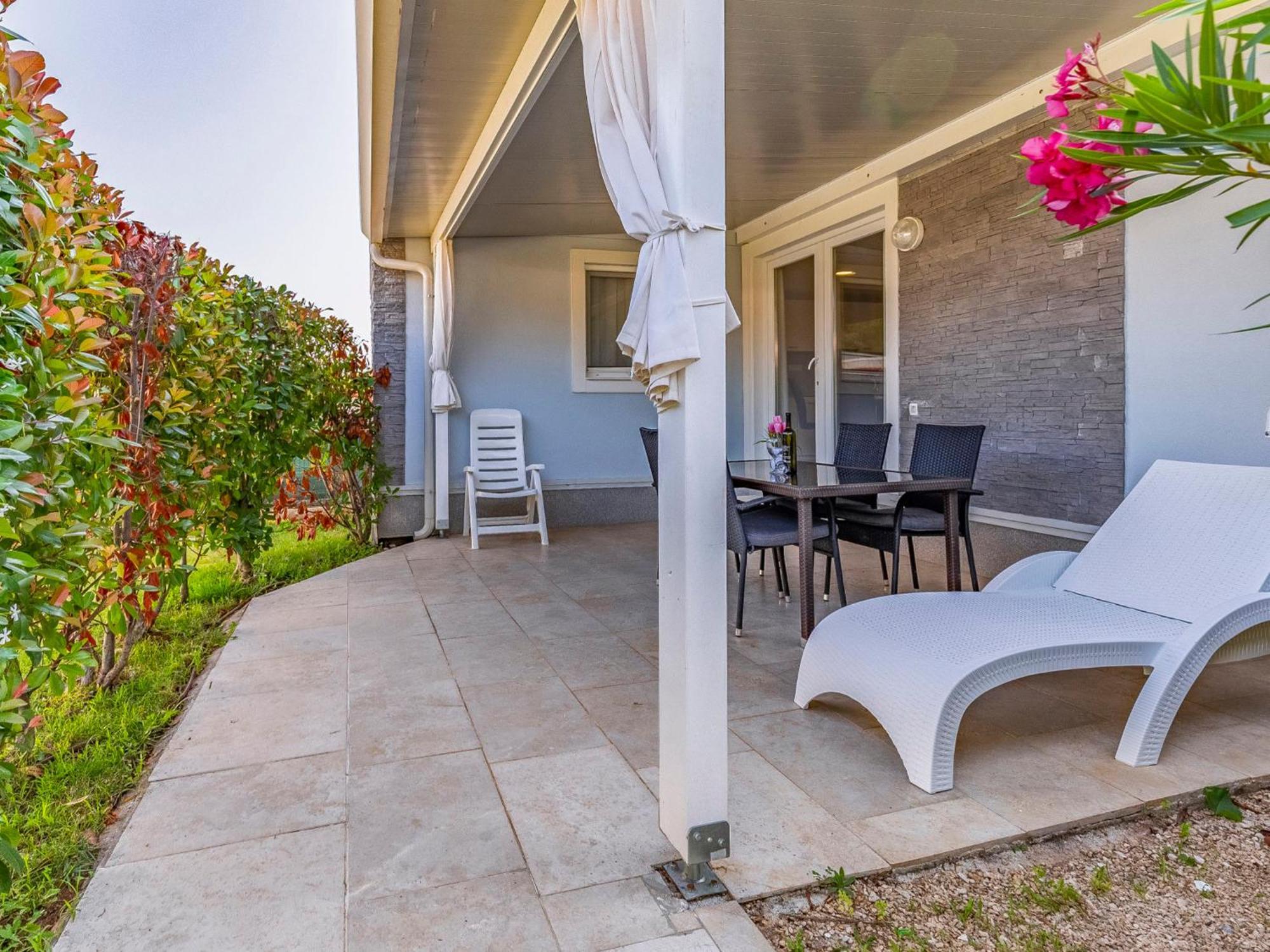 Superior-5 By Interhome Pula
