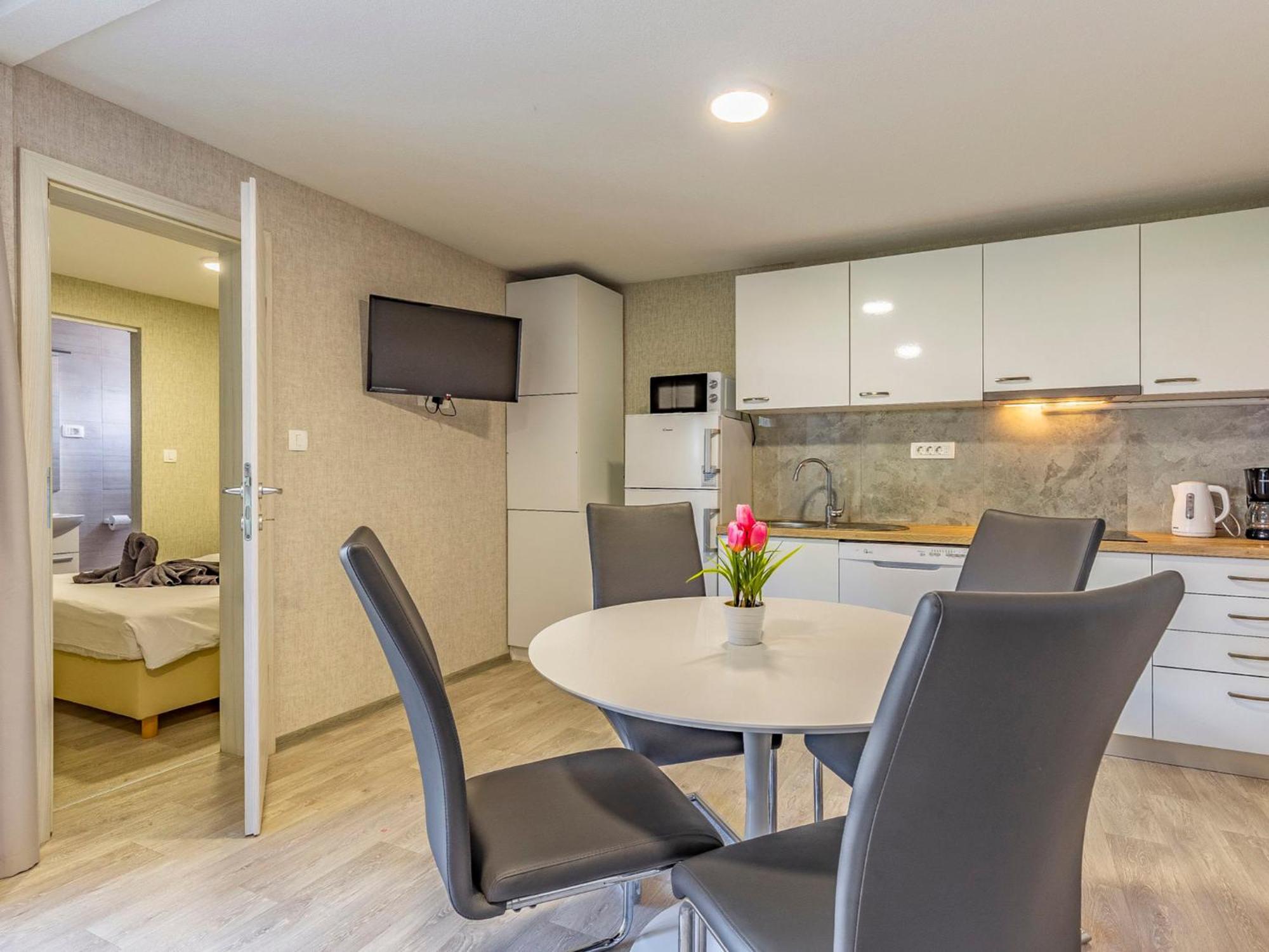 Superior-5 By Interhome *